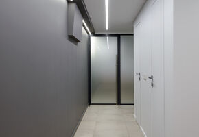 Двери NAYADA-Quadro в проекте Стоматологическая клиника Эстетика