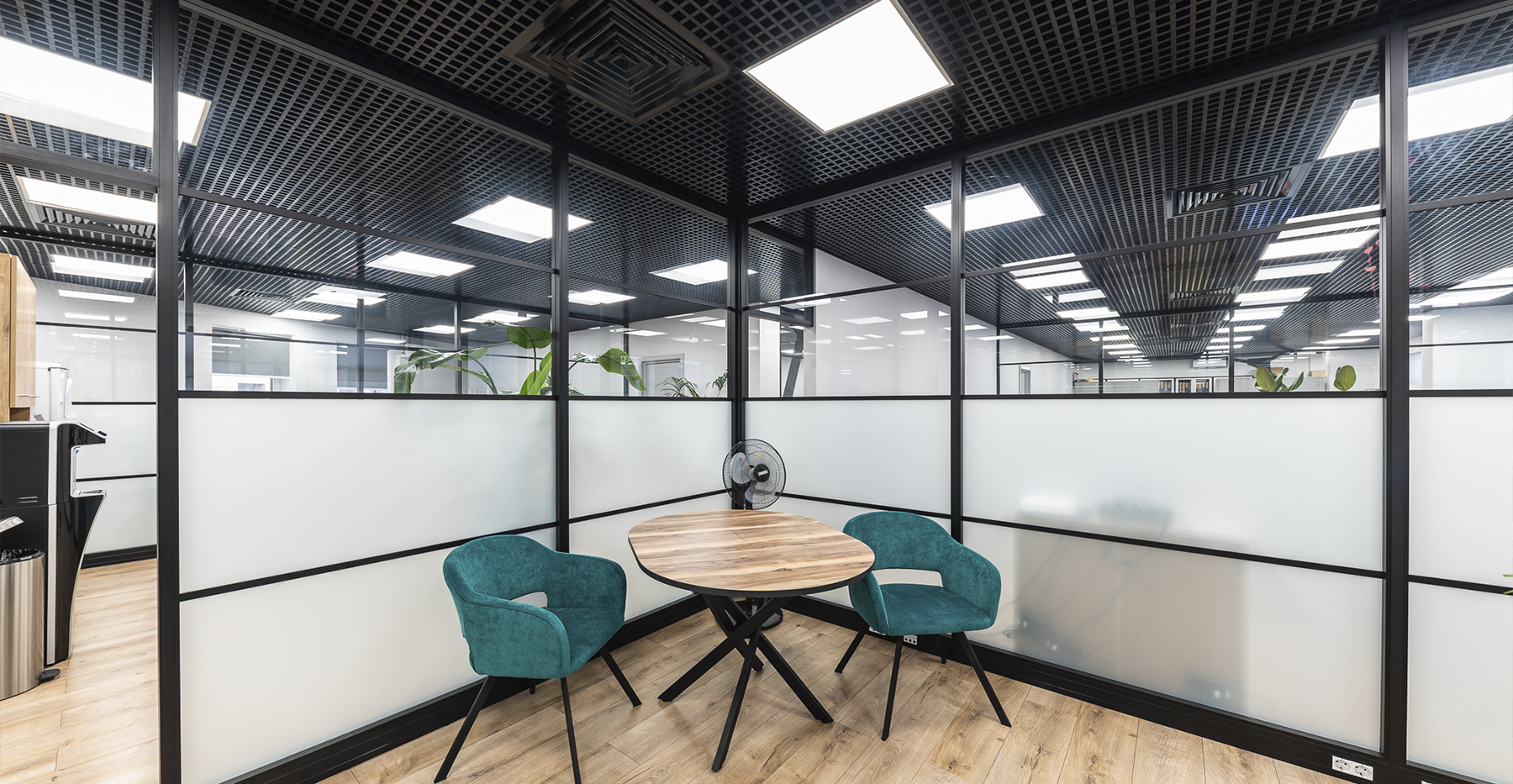 Фото проекта: Проект Nayada по установке каркасных перегородок в Первый Клиентский Банк. Изображение № 6