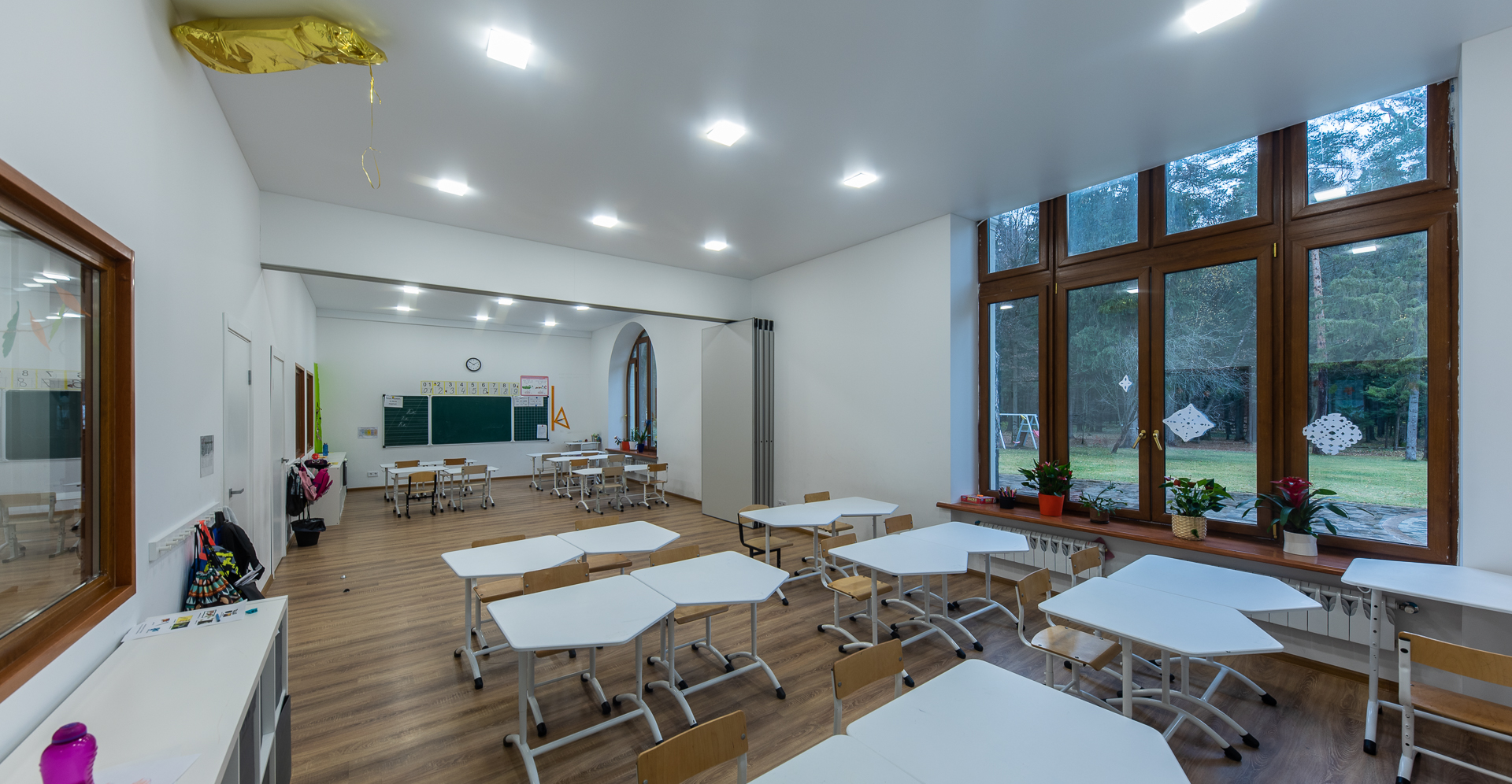 Фото проекта: Nayada поставила в SmartSchool трансформируемые перегородки SmartWall H5. Изображение № 3