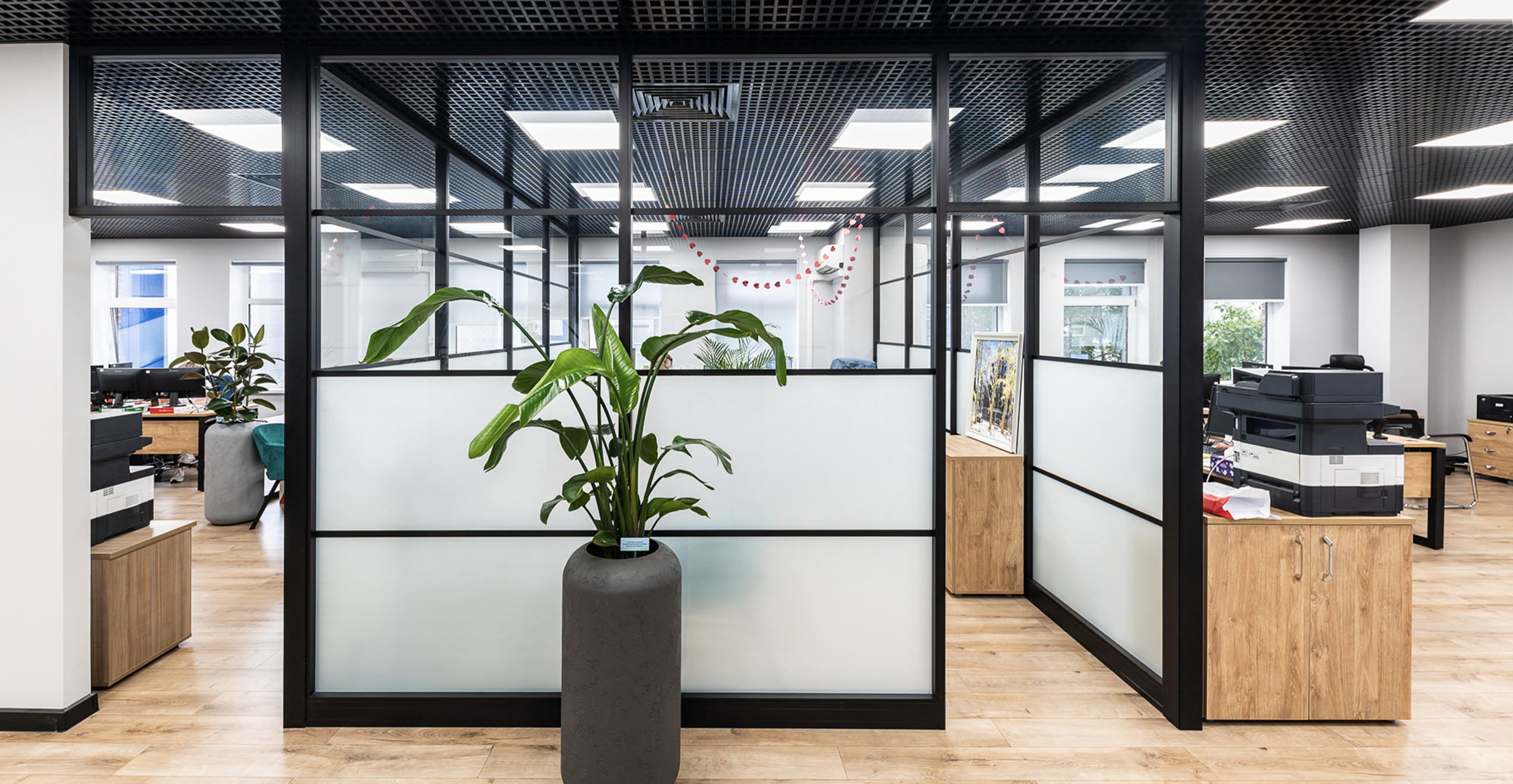 Фото проекта: Проект Nayada по установке каркасных перегородок в Первый Клиентский Банк. Изображение № 1